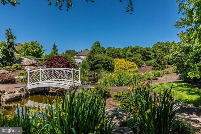 Building Photo - 2465 Bear Den Rd