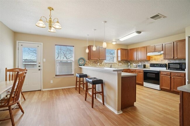 Building Photo - 410 S Water Ln