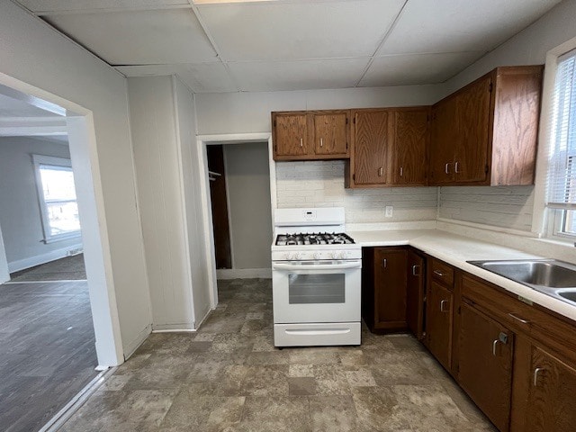 Building Photo - 230 E Victoria St