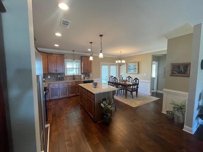 Building Photo - 110 Loneoak Trl