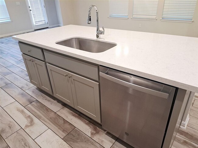 Building Photo - 309 Toddy Wy