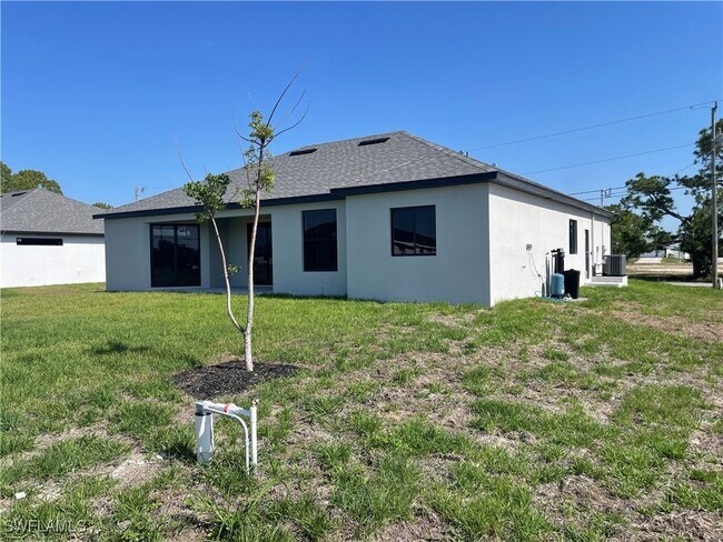 Building Photo - 2614 NW 20th Terrace