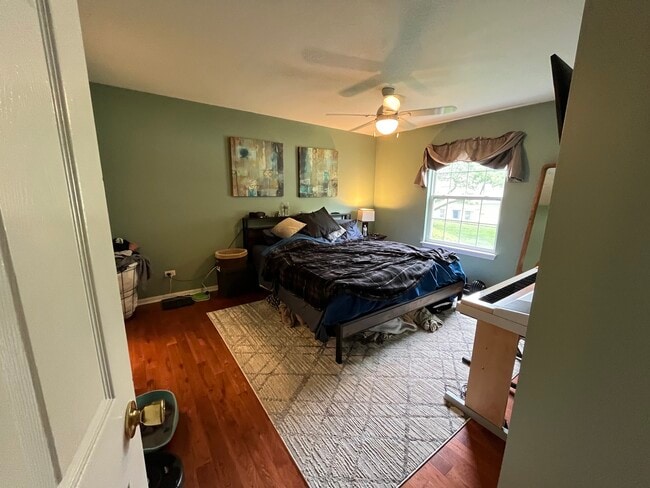 Building Photo - 408 Woodview Cir