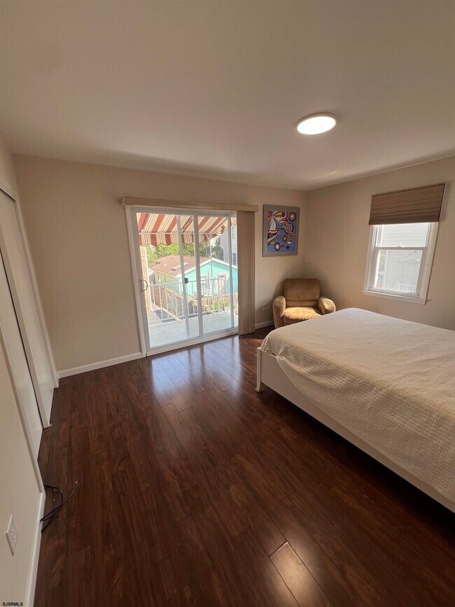 Building Photo - 9709 Monmouth Ave