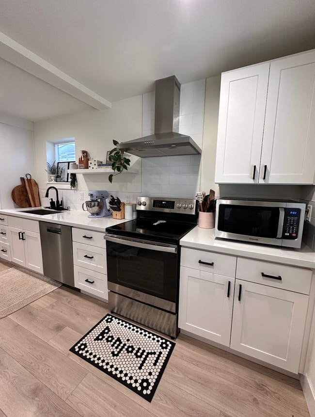 Primary Photo - Modern Ballard Townhouse | 3 Beds, 2.5 Bat...
