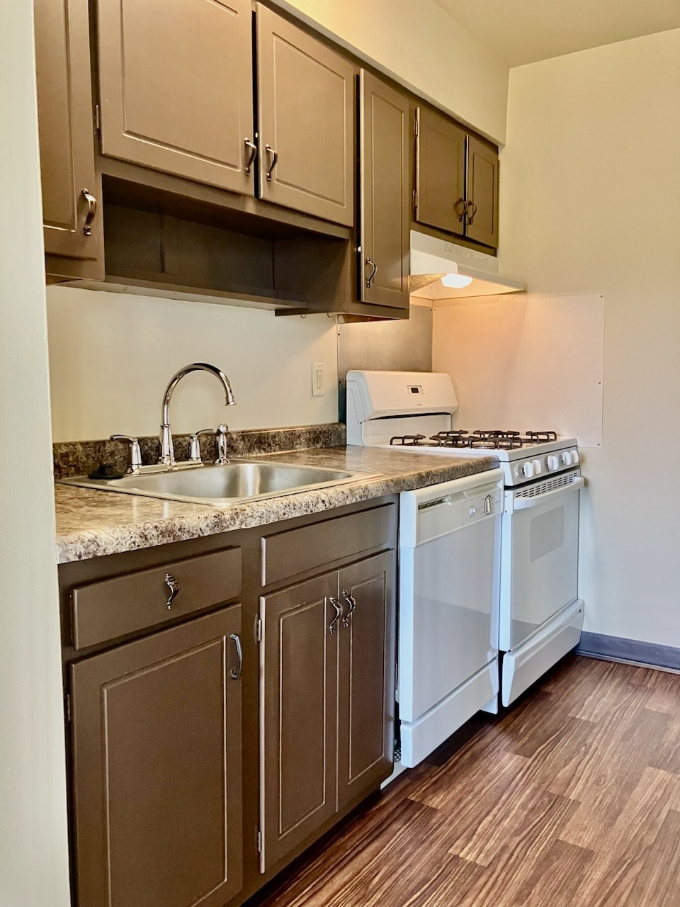 Kitchen - 2910 Gardentown Dr SW