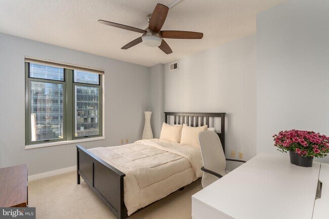 Building Photo - 1150 K St NW