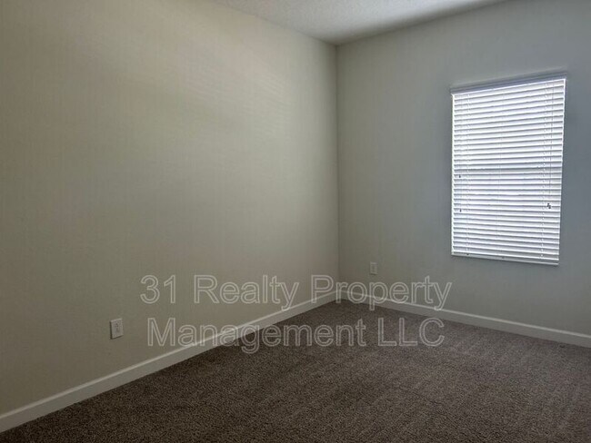 Building Photo - 11114 Sycamore Woods Dr