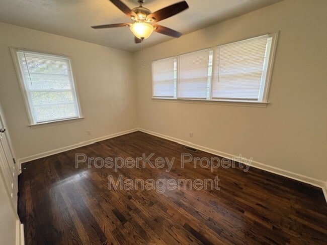 Building Photo - 5802 Catalina Dr