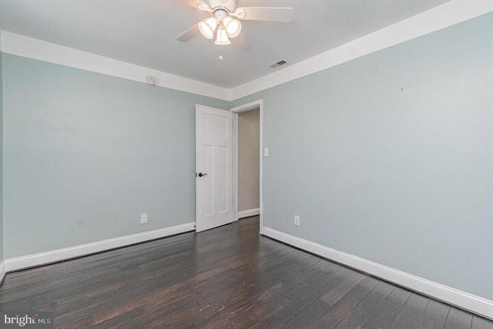 Building Photo - 217 S Clinton St