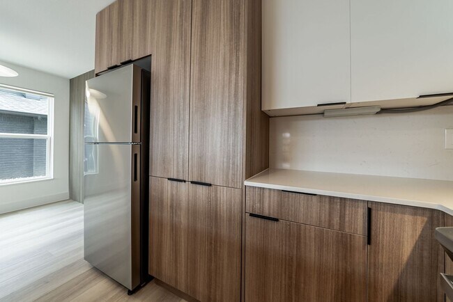 Building Photo - Stunning 2 bed / 2 bath condo in North Austin