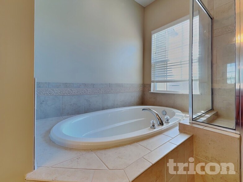 Building Photo - 22351 Market St