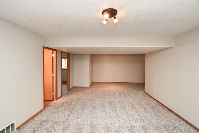 Building Photo - 5101 W Cushman St