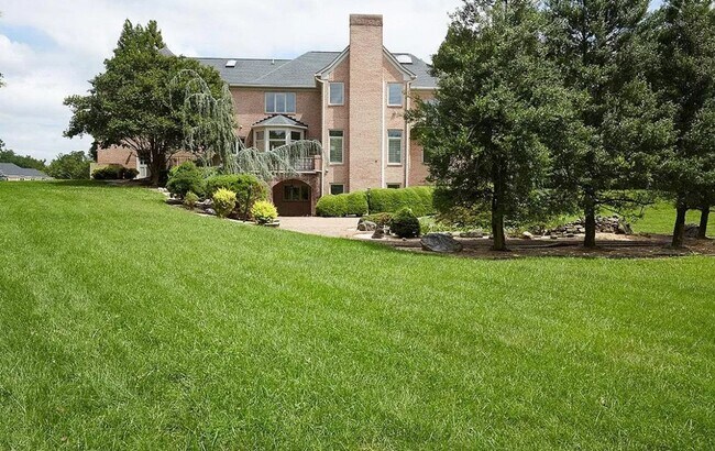 Building Photo - 9 Alloway Ct