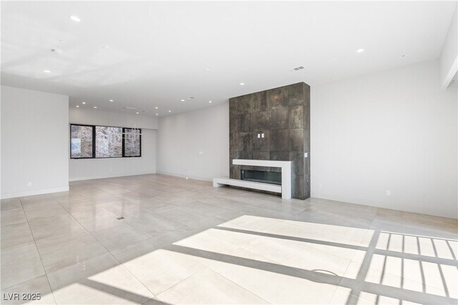 Building Photo - 386 Tranquil Peak Ct