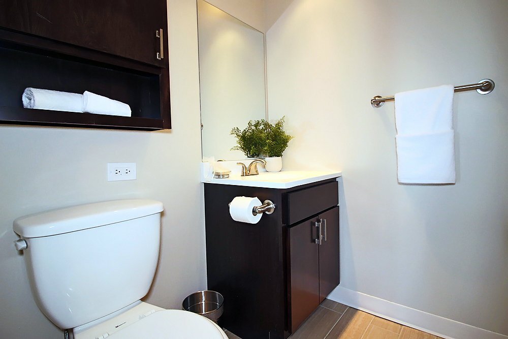 Building Photo - 32 E Pearson St