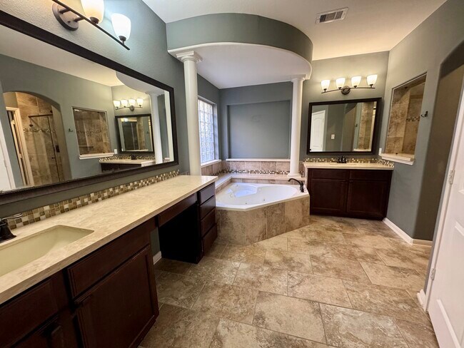 Building Photo - 14442 Mountain Cliff Ln