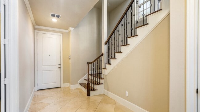 Building Photo - 2191 Helsminster Dr