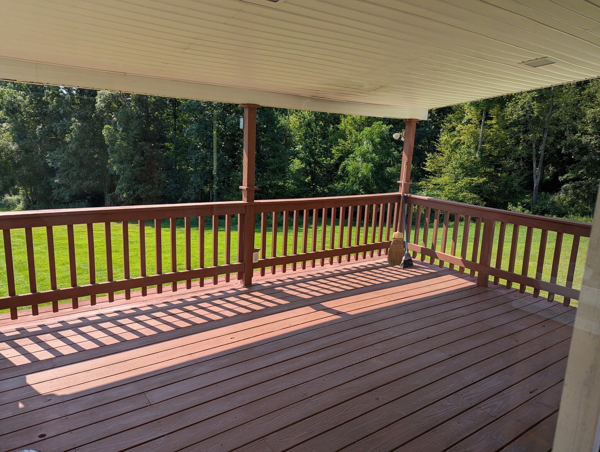 DECK - 109 Allyn Rd