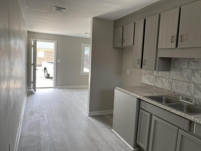 Building Photo - 1417 Edgecombe Meadows Dr