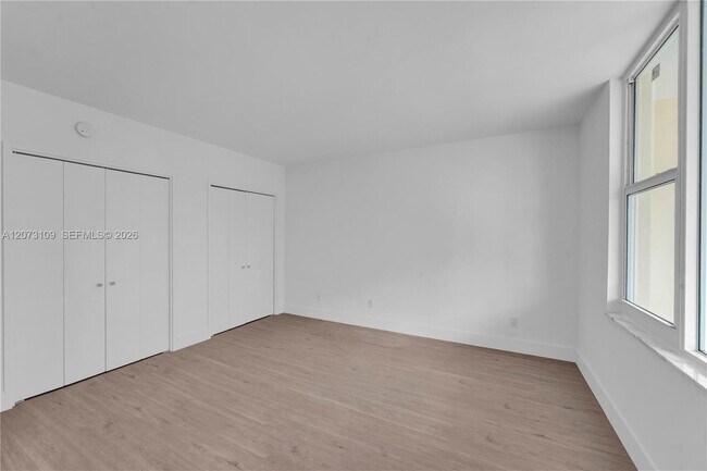 Building Photo - 5600 Collins Ave