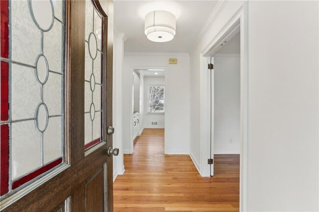 Building Photo - 2888 Bonanza Dr