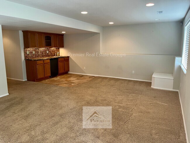 Building Photo - 7215 Edgebrook Dr