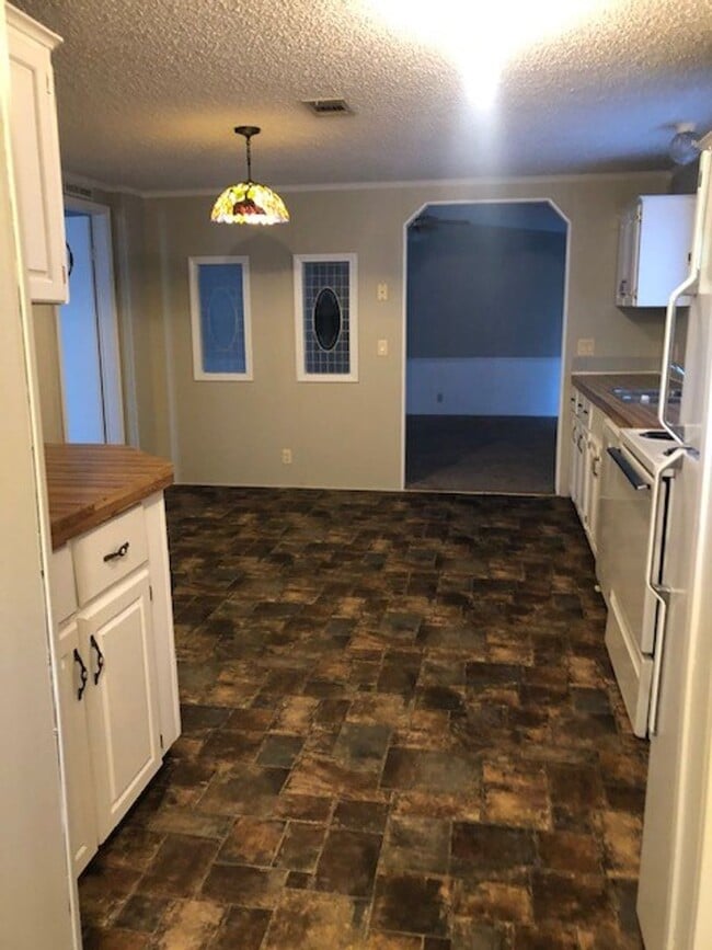 Building Photo - 3 Bedroom Doublewide for Rent