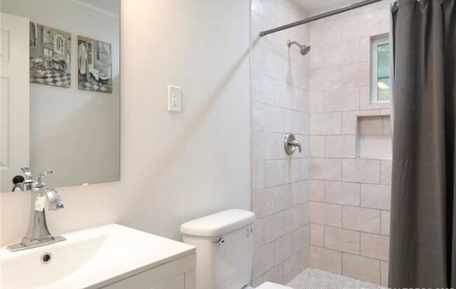 Building Photo - 3202 Periwinkle Dr