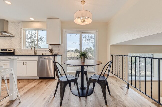 Building Photo - 11032 Brownstone Dr