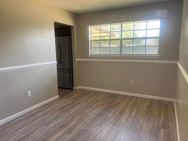 Building Photo - 2101 Peach St