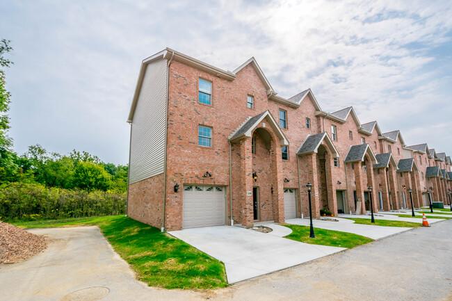 Exterior View - Front - 3410 Brodhead Rd