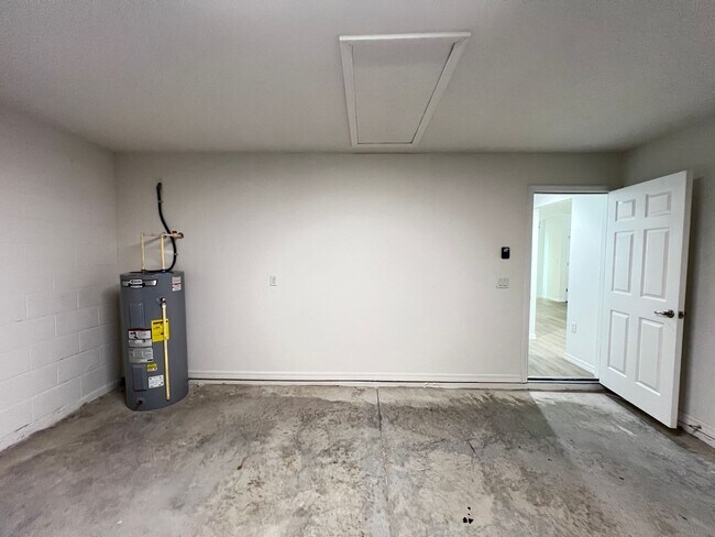 Building Photo - Available now! Beautiful 3 BD/2BA Home in ...