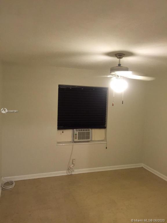Building Photo - 330 Southwind Dr
