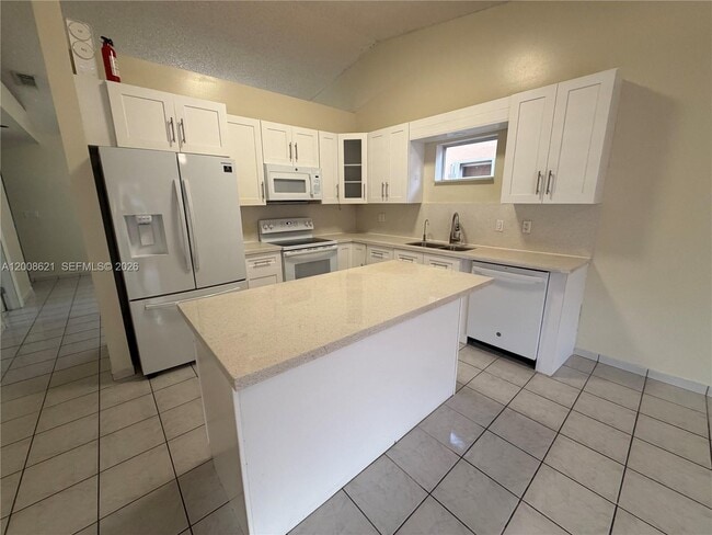 Building Photo - 3159 W 73rd Pl