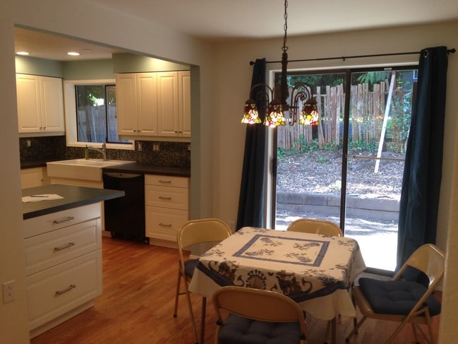 Building Photo - 2535 NE 95th St