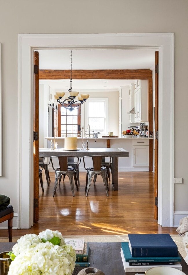 Building Photo - Beautifully Updated 2/2 w/ Great Backyard ...