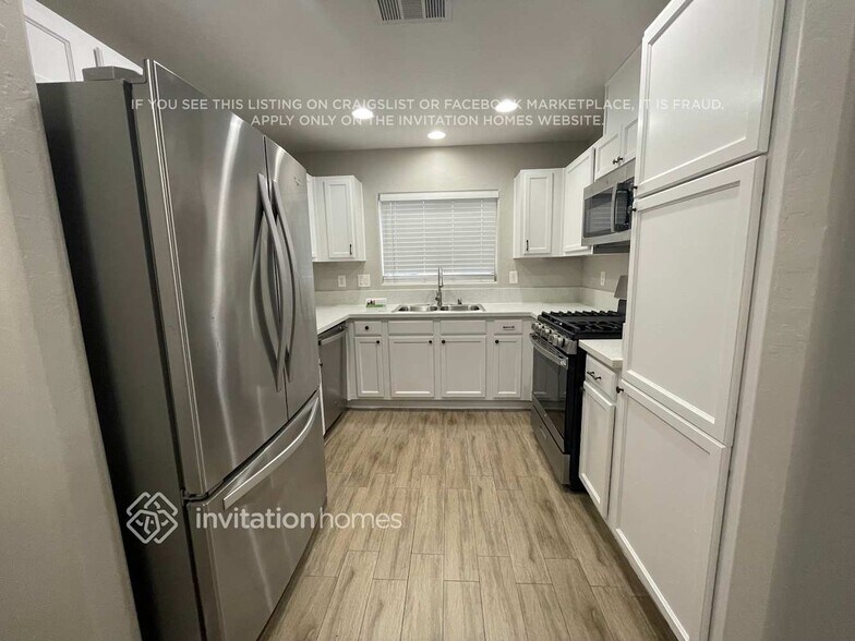 Building Photo - 5249 Fire Night Ave