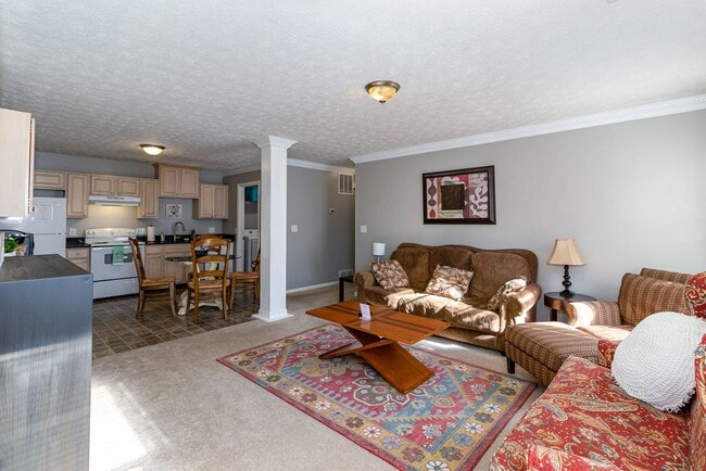 Building Photo - 130 Overbrook Ct