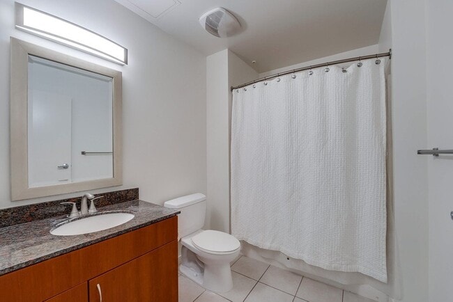 Building Photo - "Chic Urban Retreat in San Diego- Open Floor Plan – 1 Bed, 1 Bath"