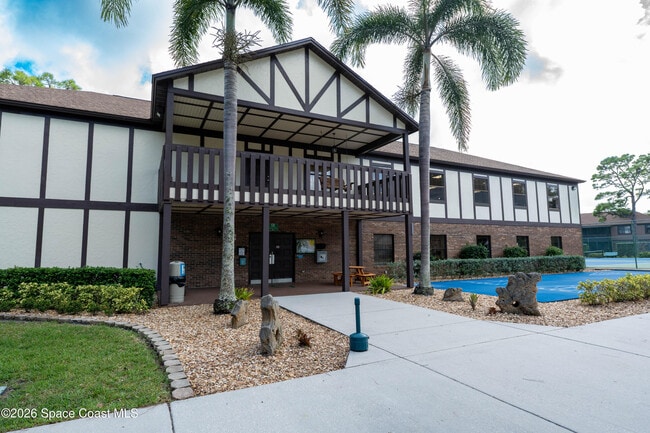 Building Photo - 605 Saint Albans Court