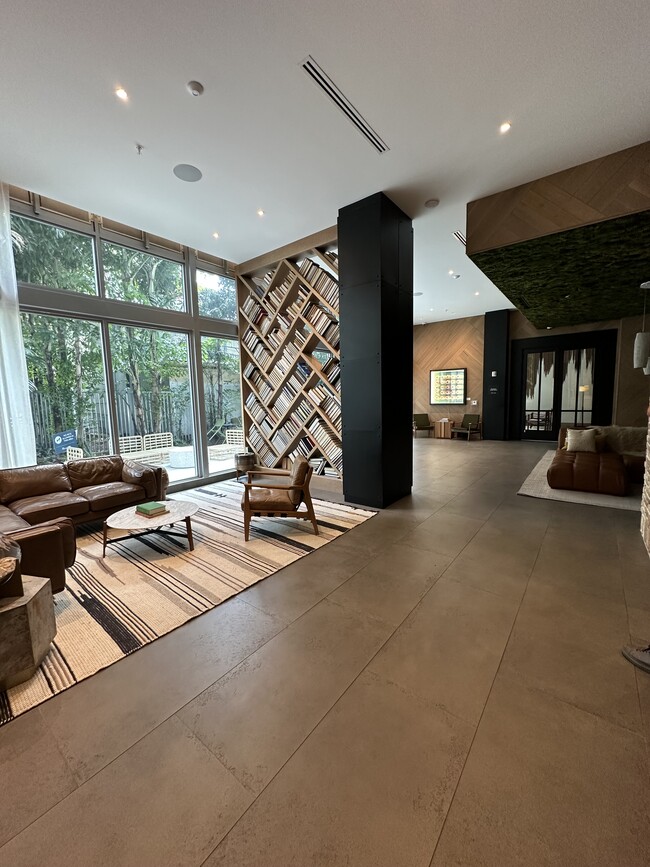 Building Photo - 190 NE 26th St