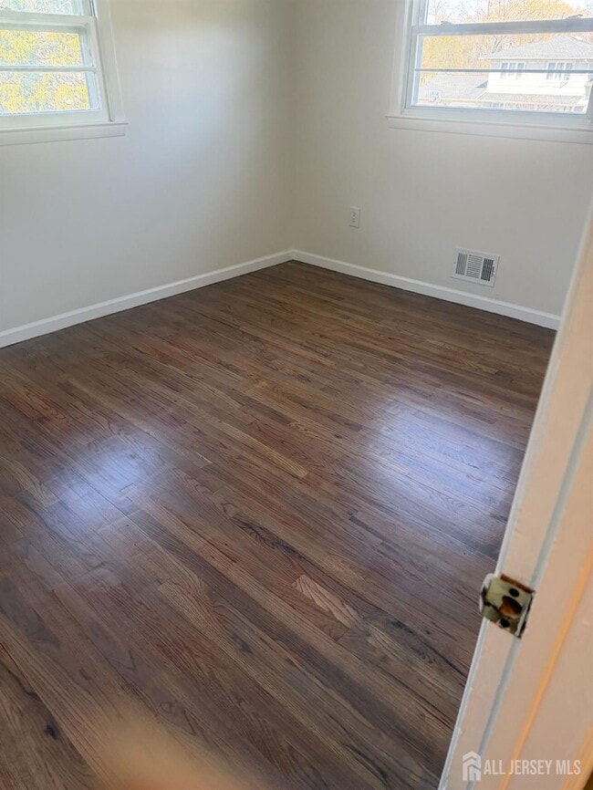 Building Photo - 13 Oakwood Dr