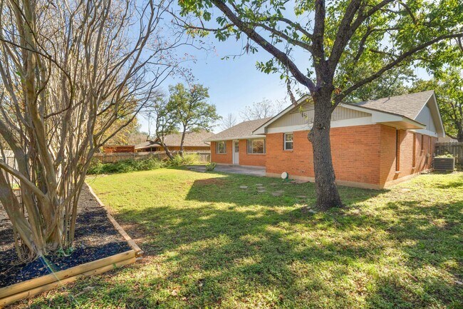 Building Photo - 5510 Wagon Train Rd