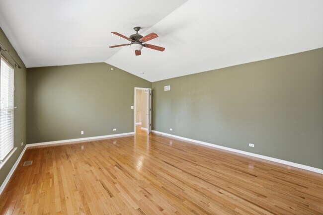 Building Photo - 715 Blue Ridge Dr