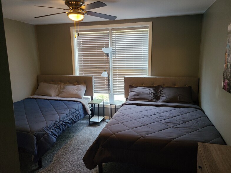 Building Photo - 1426 State St