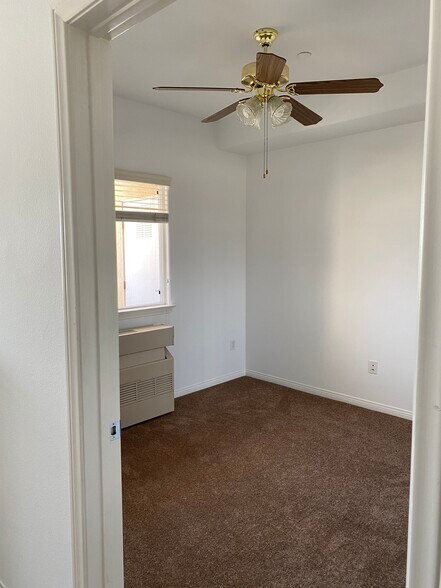 2nd BR w/ fan - 3120 Sepulveda Blvd