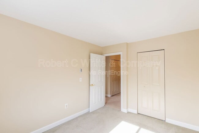 Building Photo - 85 N Main St