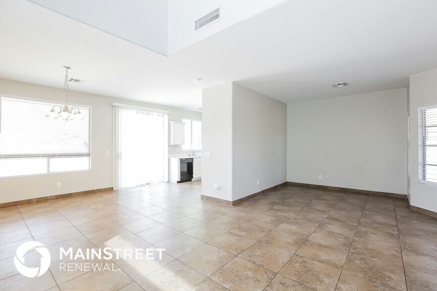 Building Photo - 11367 W Yavapai St