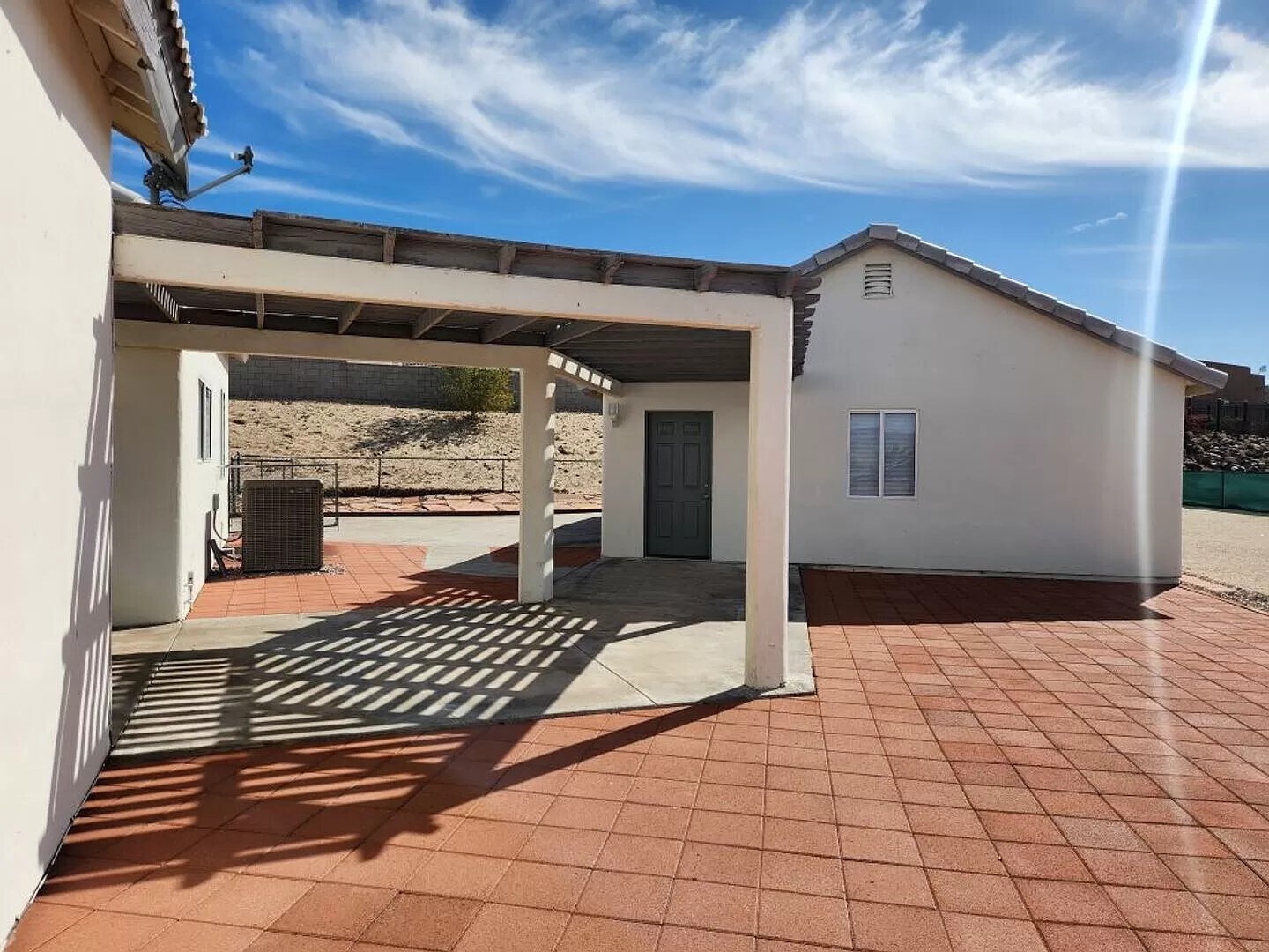 Building Photo - 2036 E Primavera Ln